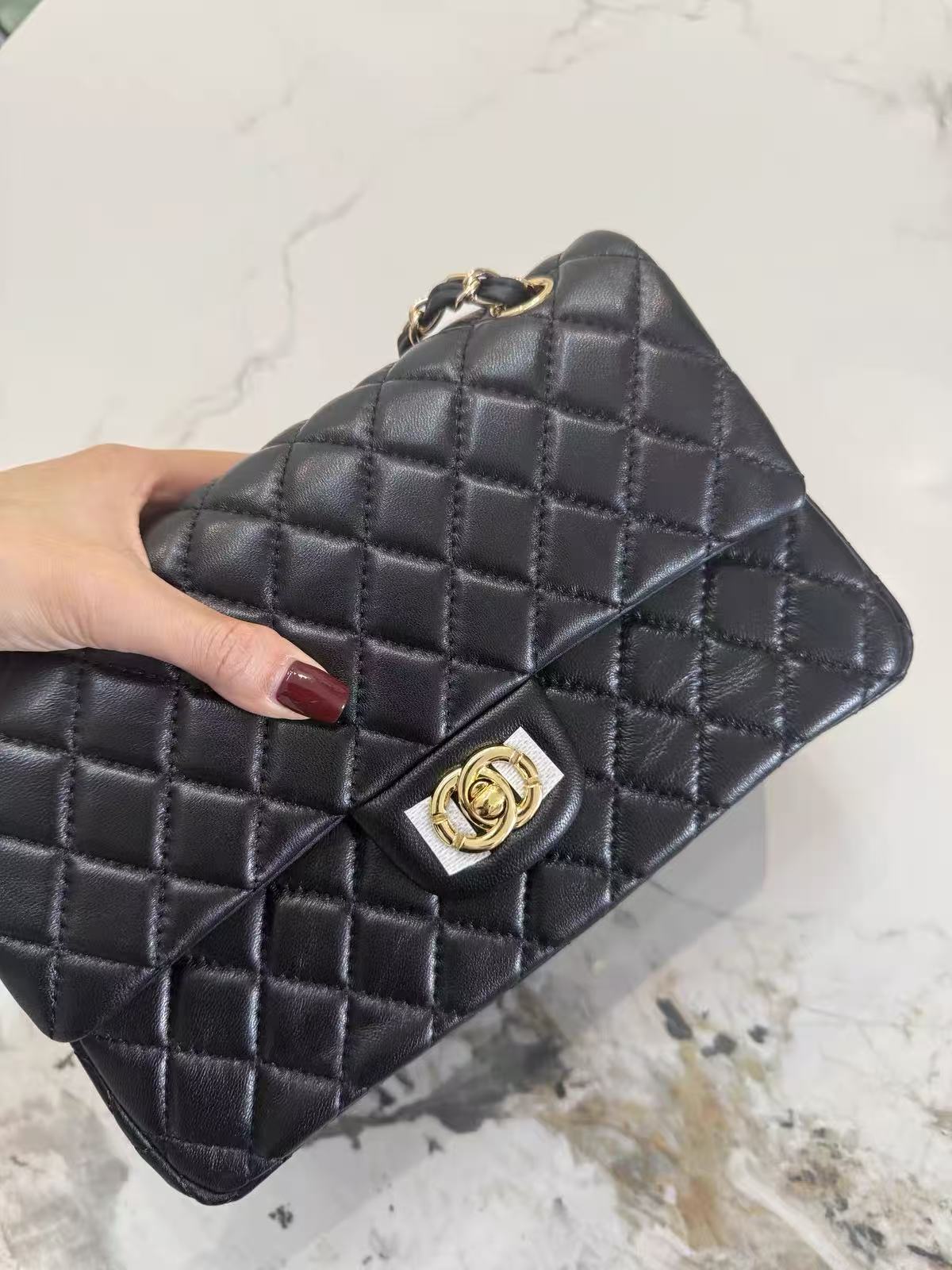 Women's Quilted Lambskin Leather Chain Crossbody Bag In Gold Hardware photo review
