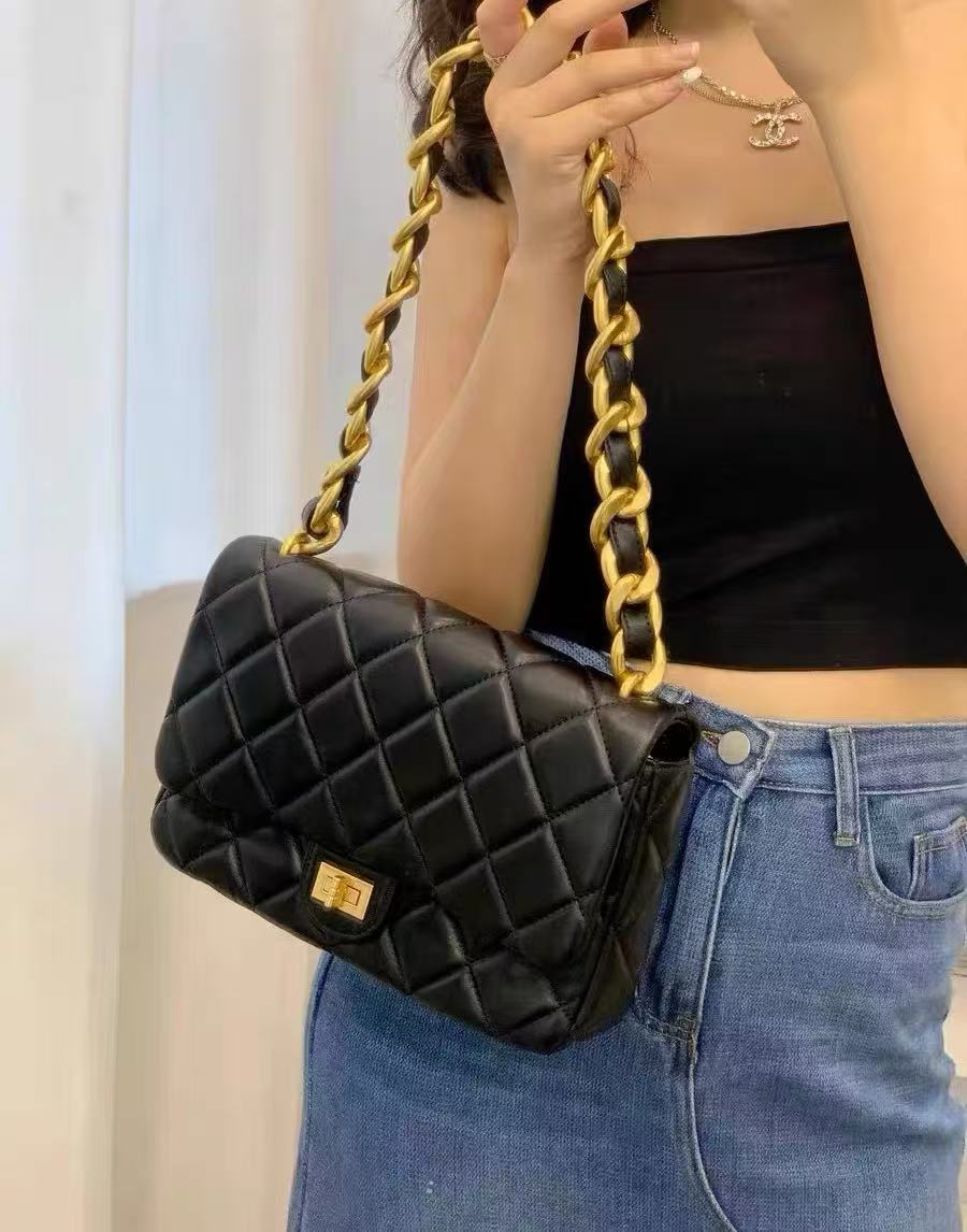 Women's Quilted Genuine Leather Chains Shoulder Bags photo review