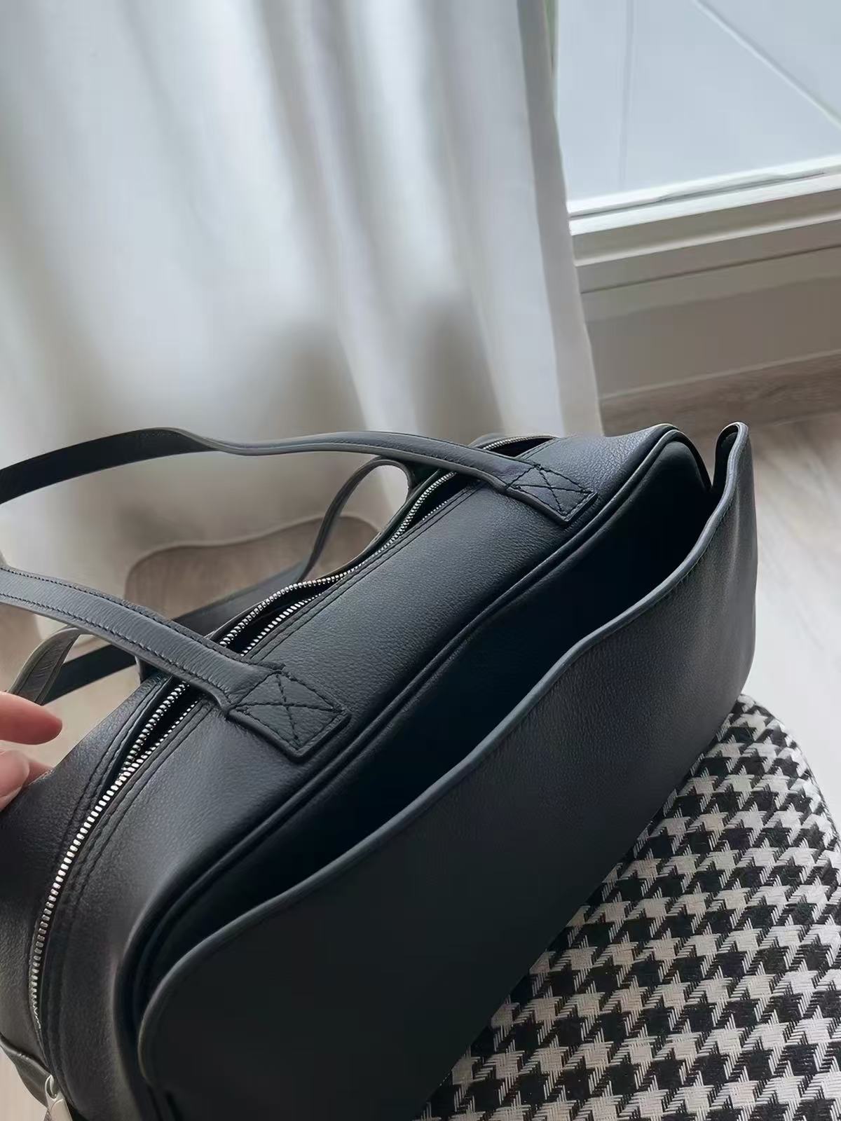 Sacs à bandoulière baguette Boston en cuir pleine fleur pour femmes, avec accessoires en argent photo review