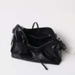 Sac à bandoulière hobo à fermeture magnétique en cuir souple pleine fleur noir pour femmes