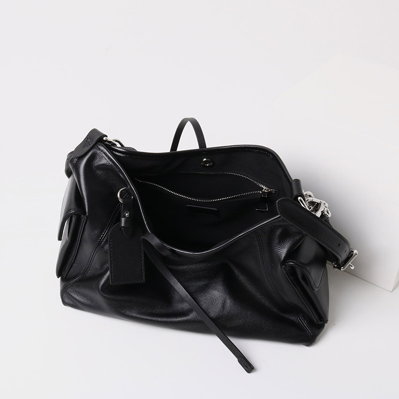 Sac à bandoulière hobo à fermeture magnétique en cuir souple pleine fleur noir pour femmes