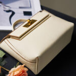 Sac à main en cuir pleine fleur avec fermeture Twist Lock et bandoulière pour femmes