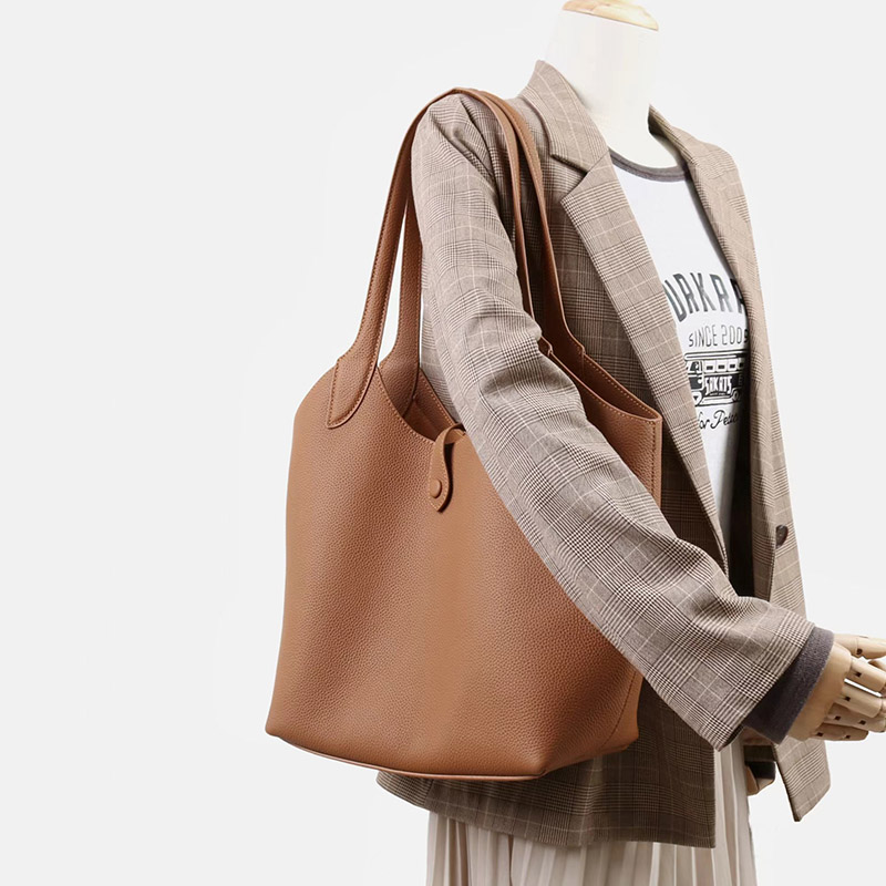 Women's Full-Grain Leather Magnetic Snap Shoulder Tote Bags