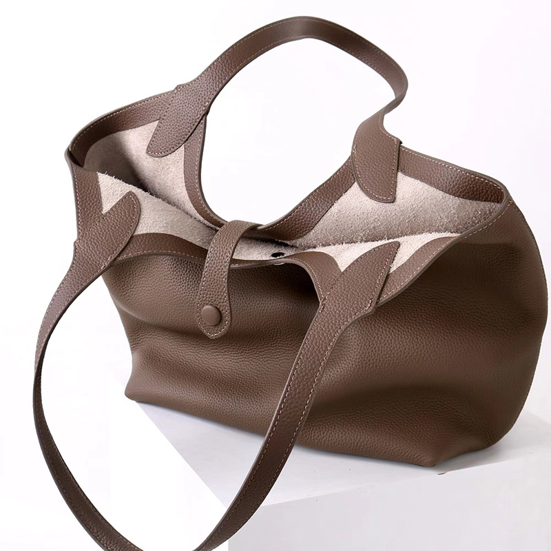 Women's Full-Grain Leather Magnetic Snap Shoulder Tote Bags