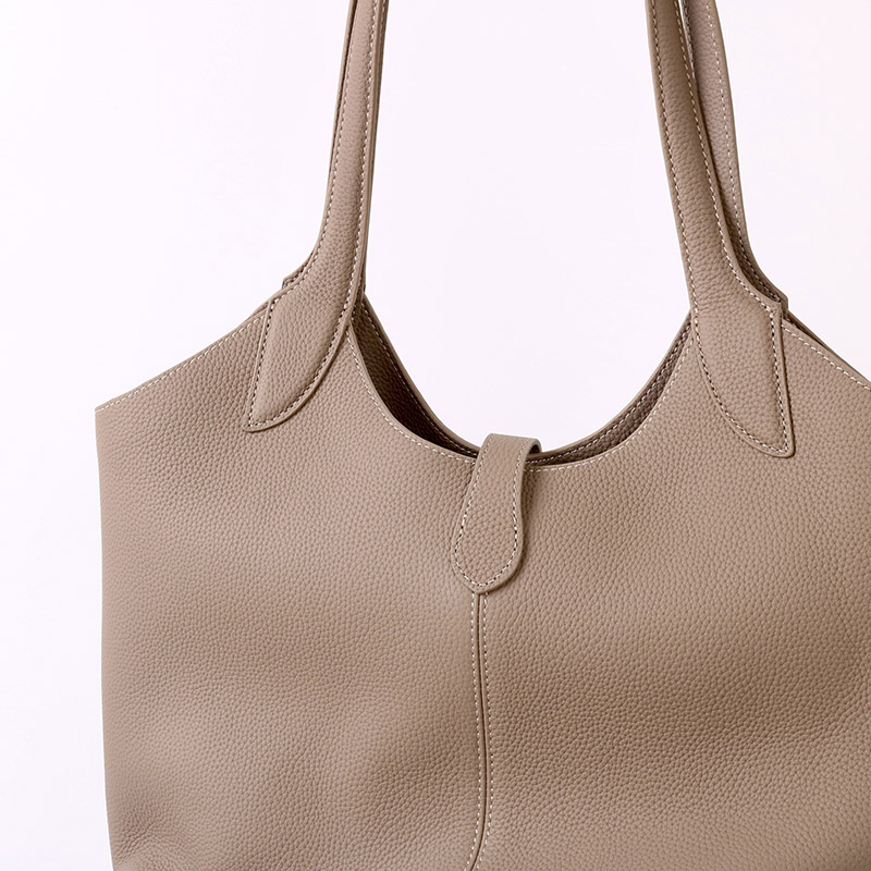 Women's Full-Grain Leather Magnetic Snap Shoulder Tote Bags