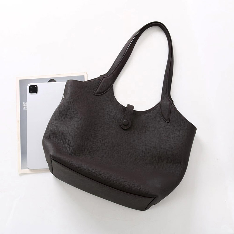 Women's Full-Grain Leather Magnetic Snap Shoulder Tote Bags