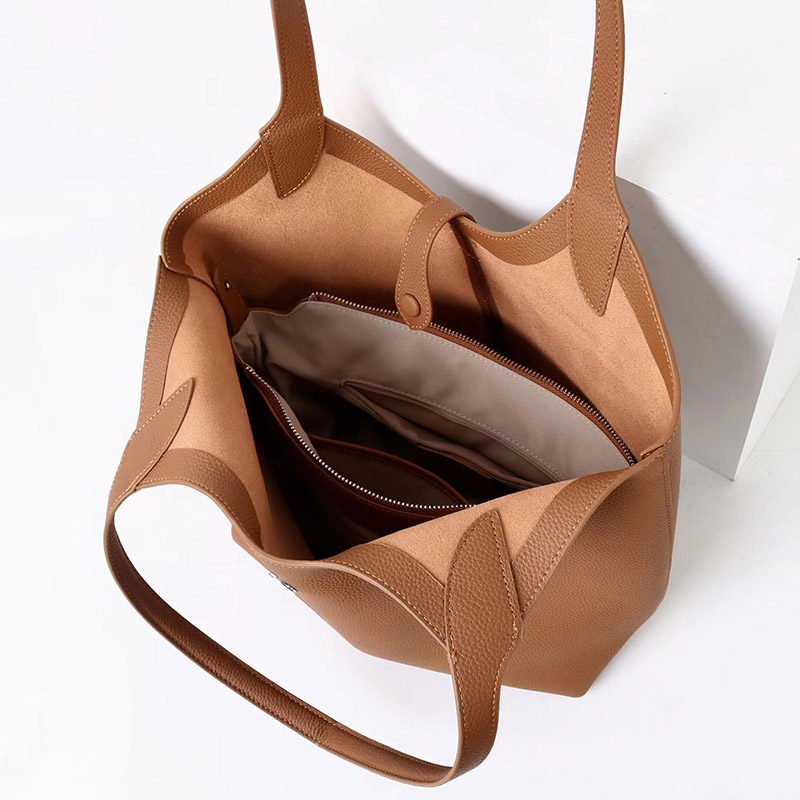 Women's Full-Grain Leather Magnetic Snap Shoulder Tote Bags