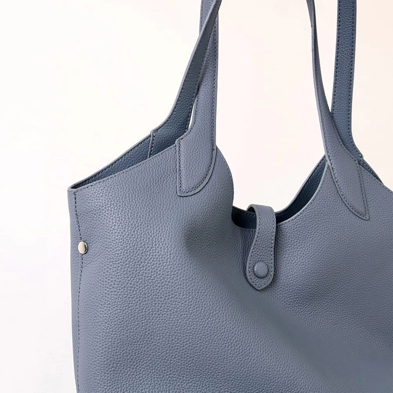 Women's Full-Grain Leather Magnetic Snap Shoulder Tote Bags
