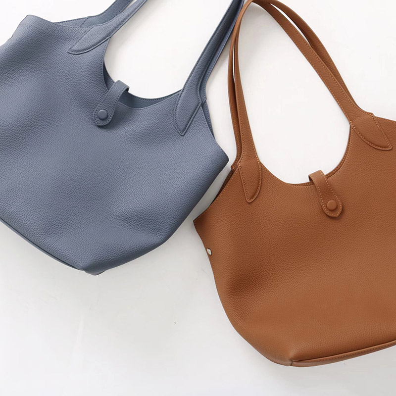Women's Full-Grain Leather Magnetic Snap Shoulder Tote Bags