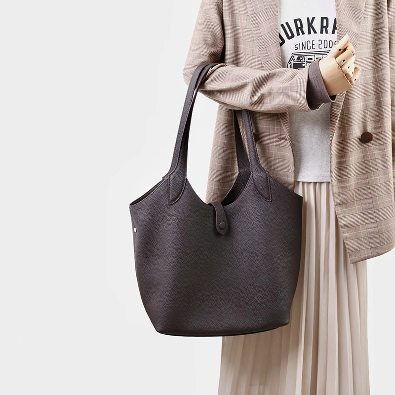 Women's Full-Grain Leather Magnetic Snap Shoulder Tote Bags