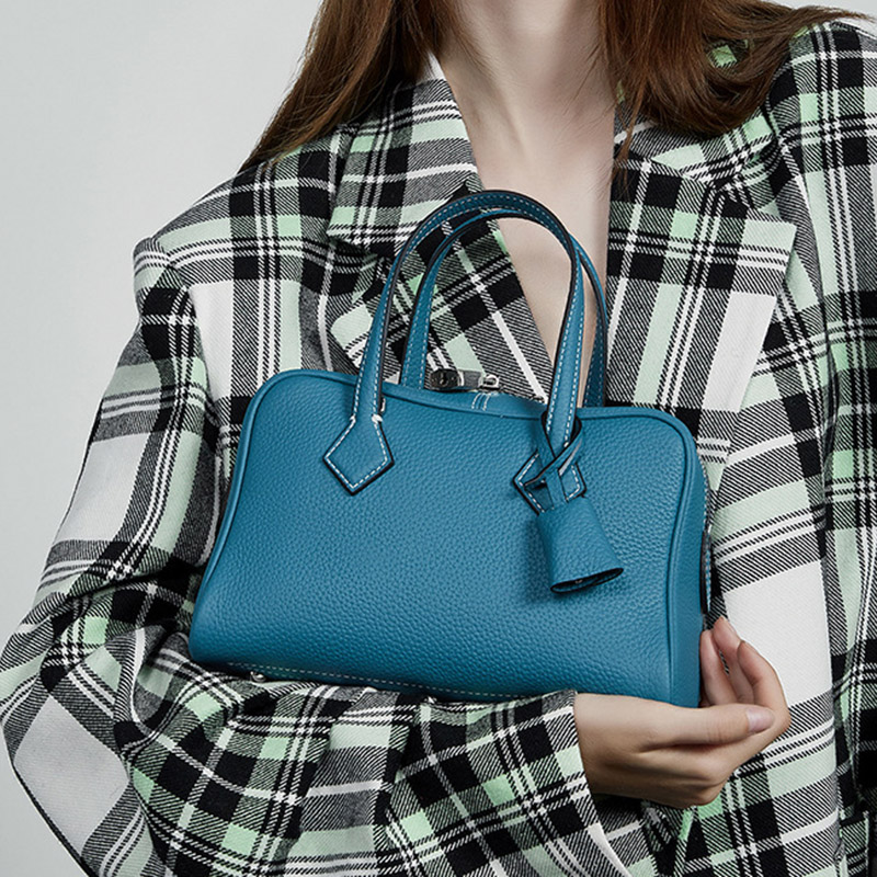 Women's Full-Grain Leather Pillow-Shaped Crossbody Shoulder Strap Handbag With Lock Detail