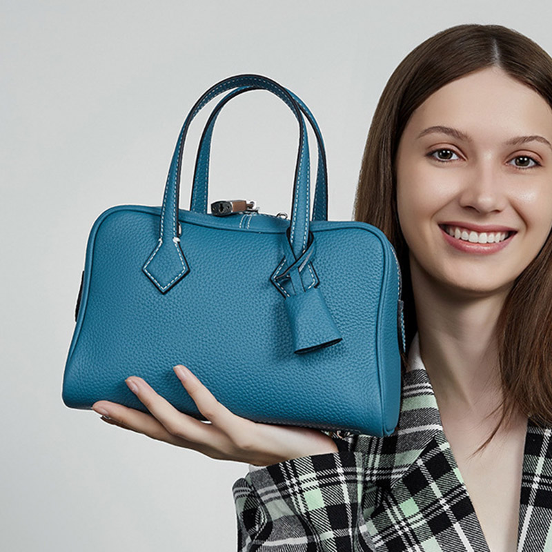 Women's Full-Grain Leather Pillow-Shaped Crossbody Shoulder Strap Handbag With Lock Detail