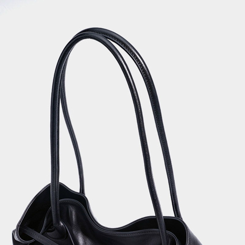 Women's Large Full-Grain Cowhide Leather Minimalist Buckle Shoulder Tote Bag With Mini Pouch