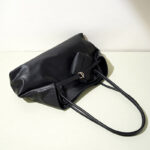 Women's Large Full-Grain Cowhide Leather Minimalist Buckle Shoulder Tote Bag With Mini Pouch
