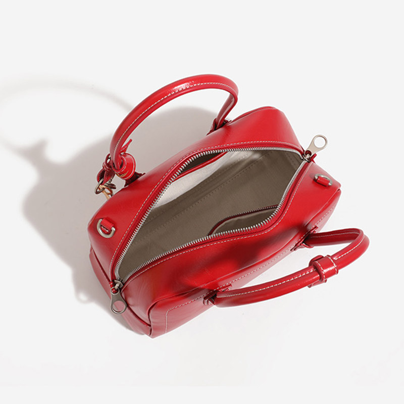 Sac à main en cuir ciré Vegan Boston verrouillé avec sangle pour le corps de la femme