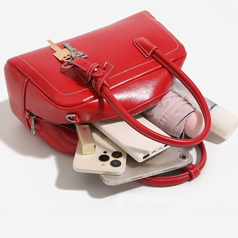 Sac à main en cuir ciré Vegan Boston verrouillé avec sangle pour le corps de la femme