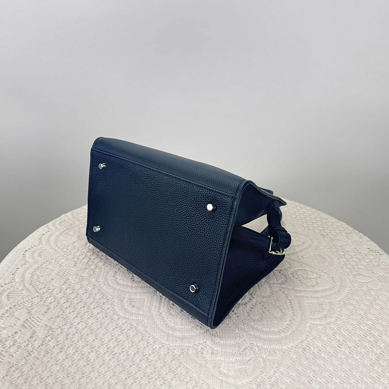 Women's Top-Grain Leather Minimalist Shoulder Tote Bag In Black