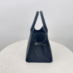 Women's Top-Grain Leather Minimalist Shoulder Tote Bag In Black