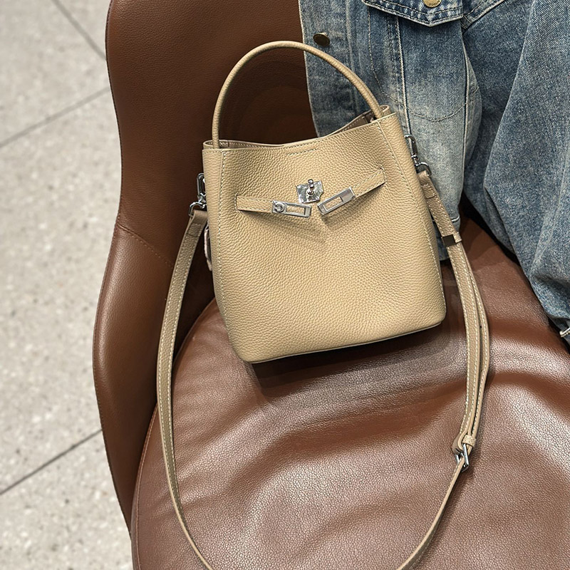 Women's Vintage Full-Grain Leather Turn Lock Bucket Bag with Crossbody Strap