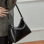 Sac à bandoulière en cuir vintage à coussin pour femmes, avec accessoires en argent