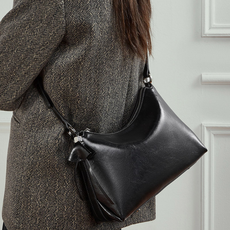 Sac à bandoulière en cuir vintage à coussin pour femmes, avec accessoires en argent