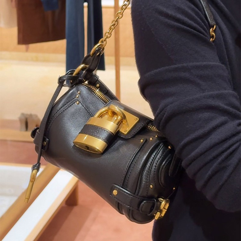 Women's Vintage Pillow Chain Shoulder Bag With Gold Lock Hardware