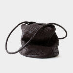 Sac à bandoulière en cuir d'agneau tressé avec fermeture magnétique pour femmes