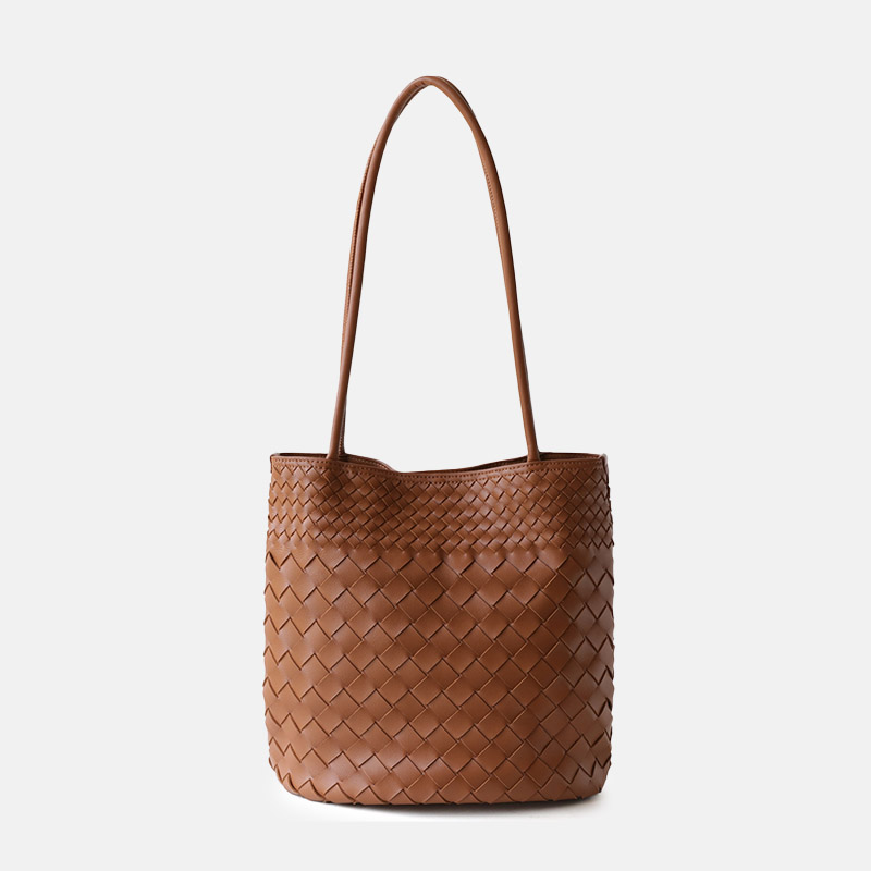 Sac à bandoulière en cuir d'agneau tressé avec fermeture magnétique pour femmes