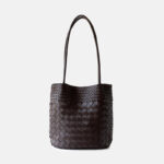 Sac à bandoulière en cuir d'agneau tressé avec fermeture magnétique pour femmes