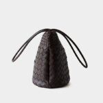 Sac à bandoulière en cuir d'agneau tressé avec fermeture magnétique pour femmes