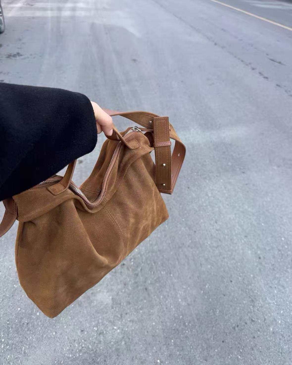 Women's Suede Leather Minimalist Zipper Closure Shoulder Crossbody Handbag photo review