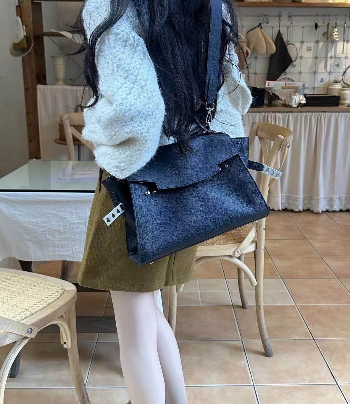 Sac à bandoulière minimaliste en cuir de grain supérieur pour femmes photo review