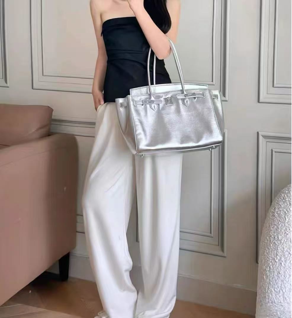 Women's Vintage Soft Leather Lock Close Shoulder Top Handle Bag In Silver Hardware photo review