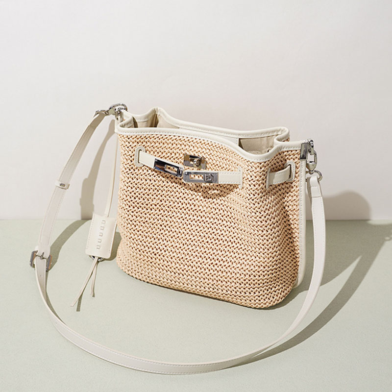 Sac à dos en fibre tissée avec fermeture à clé pour les femmes, avec bordure en cuir