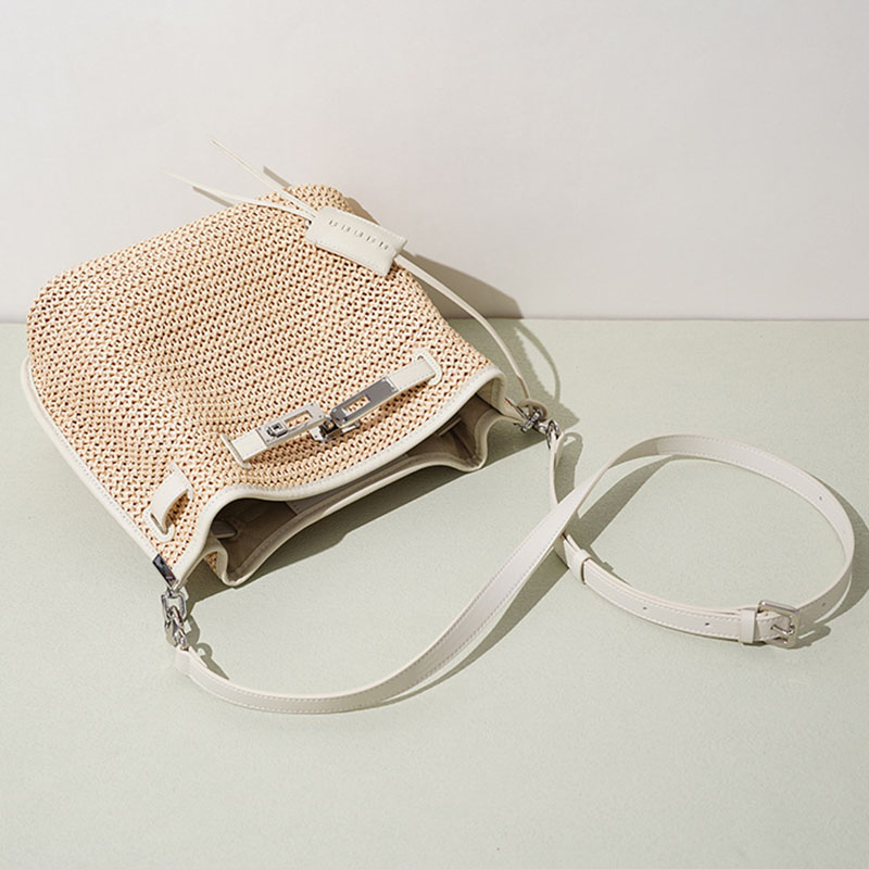 Sac à dos en fibre tissée avec fermeture à clé pour les femmes, avec bordure en cuir