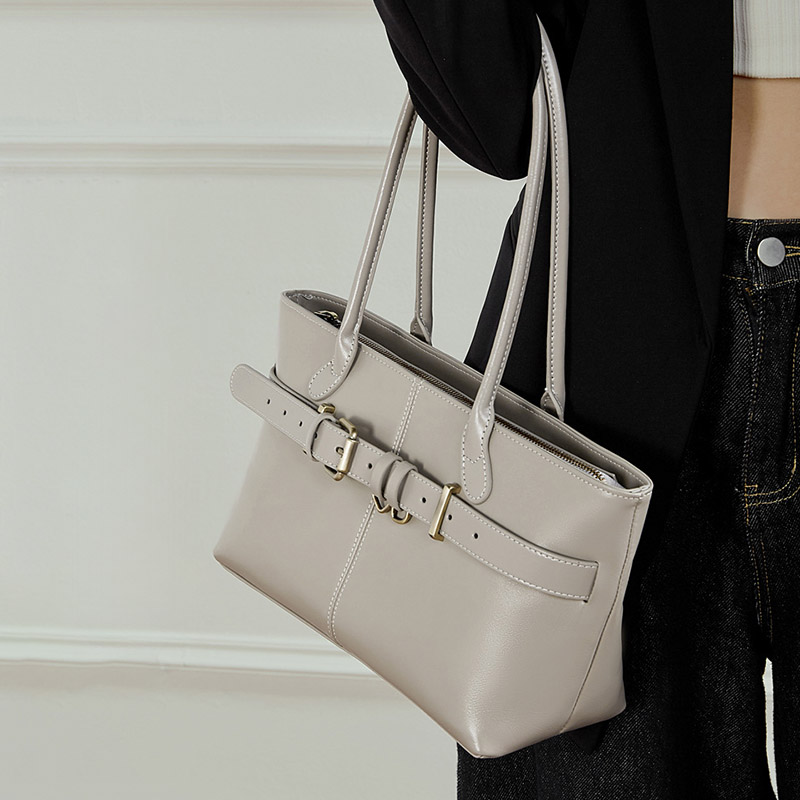 Women's Full-Grain Leather Buckle Shoulder Tote Bag