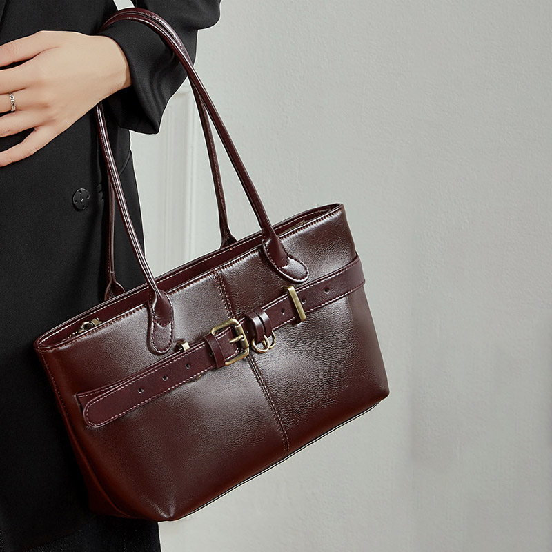 Women's Full-Grain Leather Buckle Shoulder Tote Bag