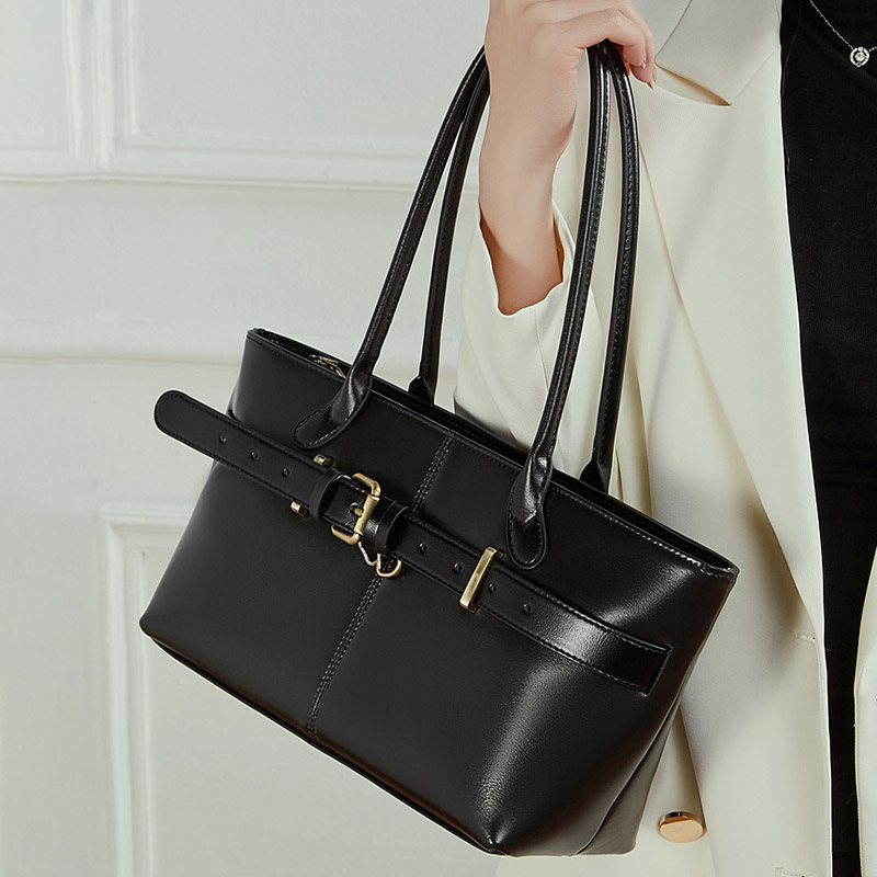 Women's Full-Grain Leather Buckle Shoulder Tote Bag