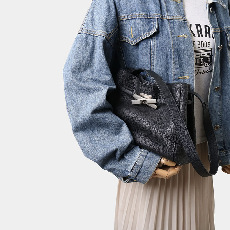 Women's Full-Grain Leather Crossbody Shoulder Hobo Bag with Silver Lock
