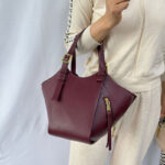 Women's Vegan Leather Zip-Detail Shoulder Tote Bag with Crossbody Strap