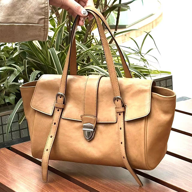Sac à bandoulière à rabat en cuir fendu pour femmes