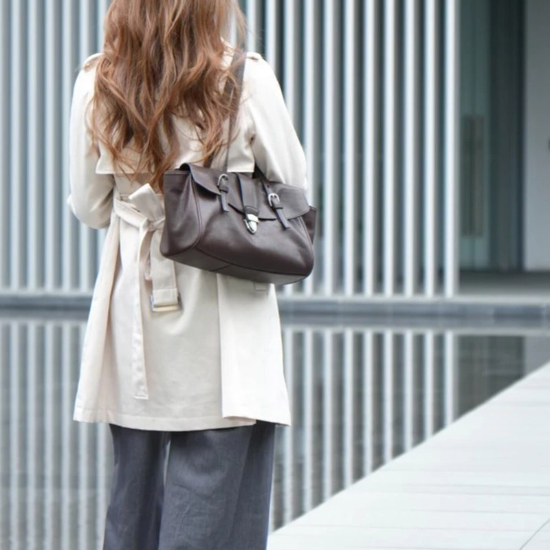 Sac à bandoulière à rabat en cuir fendu pour femmes