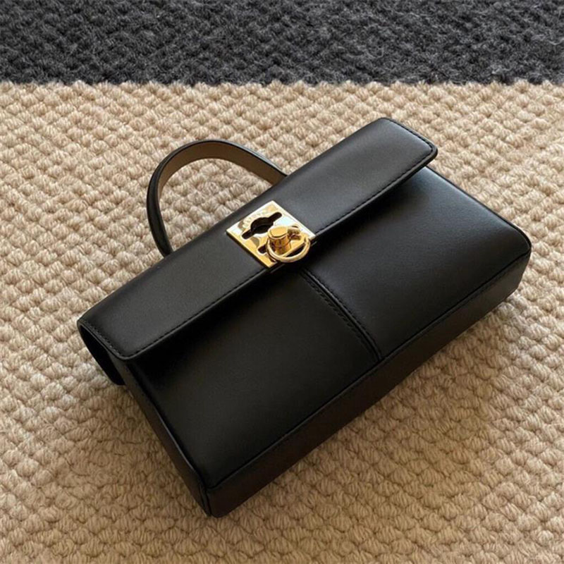 Sac à main en cuir fendu à rabat et à sangle pour femmes, en or et en métal dur