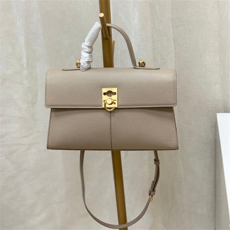 Sac à main en cuir fendu à rabat et à sangle pour femmes, en or et en métal dur