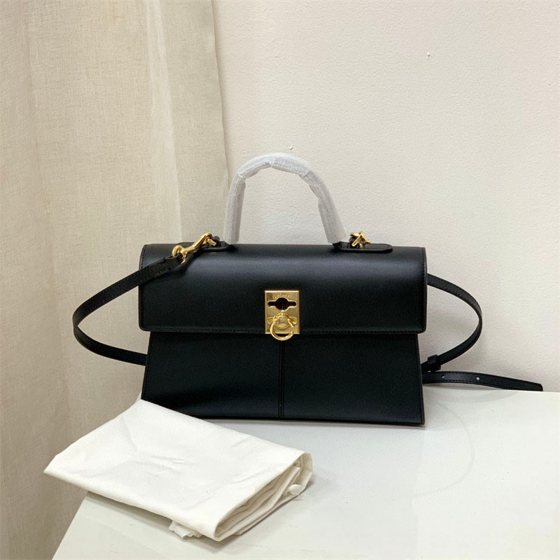 Sac à main en cuir fendu à rabat et à sangle pour femmes, en or et en métal dur