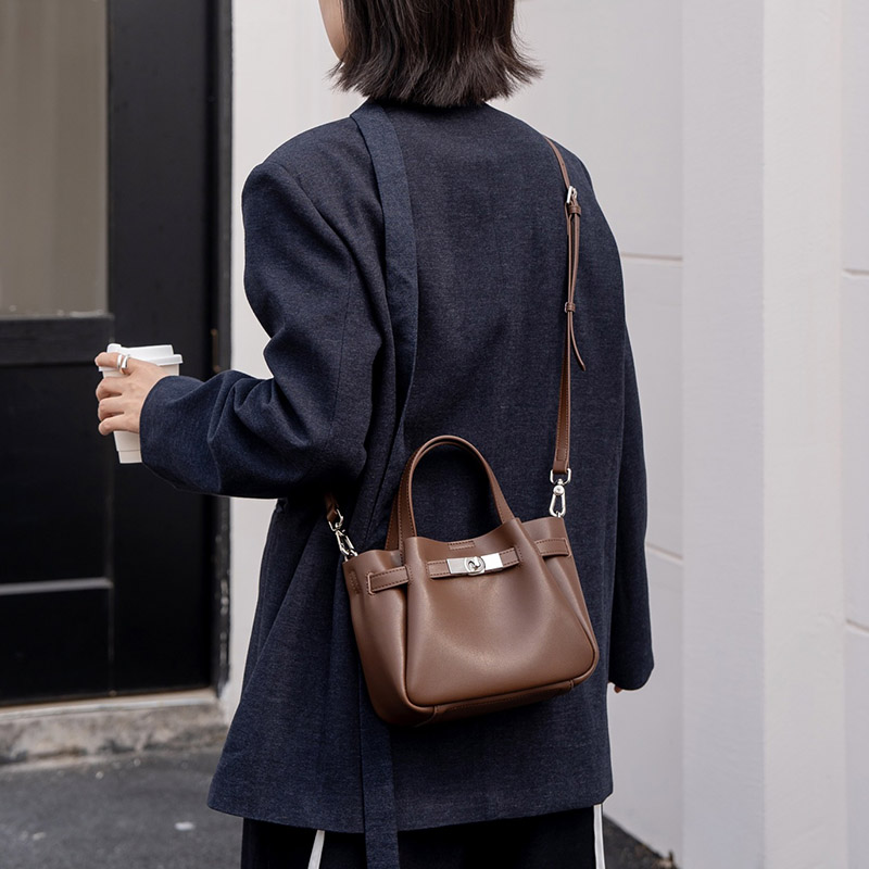 Women's Split Leather Turn-Lock Crossbody Bucket Handbag