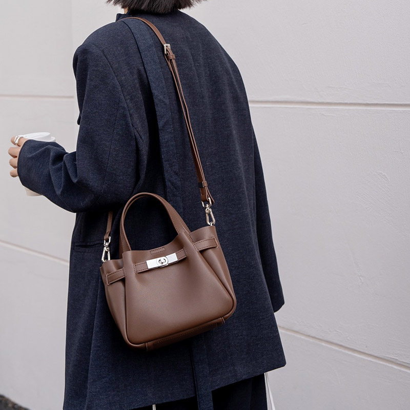 Women's Split Leather Turn-Lock Crossbody Bucket Handbag