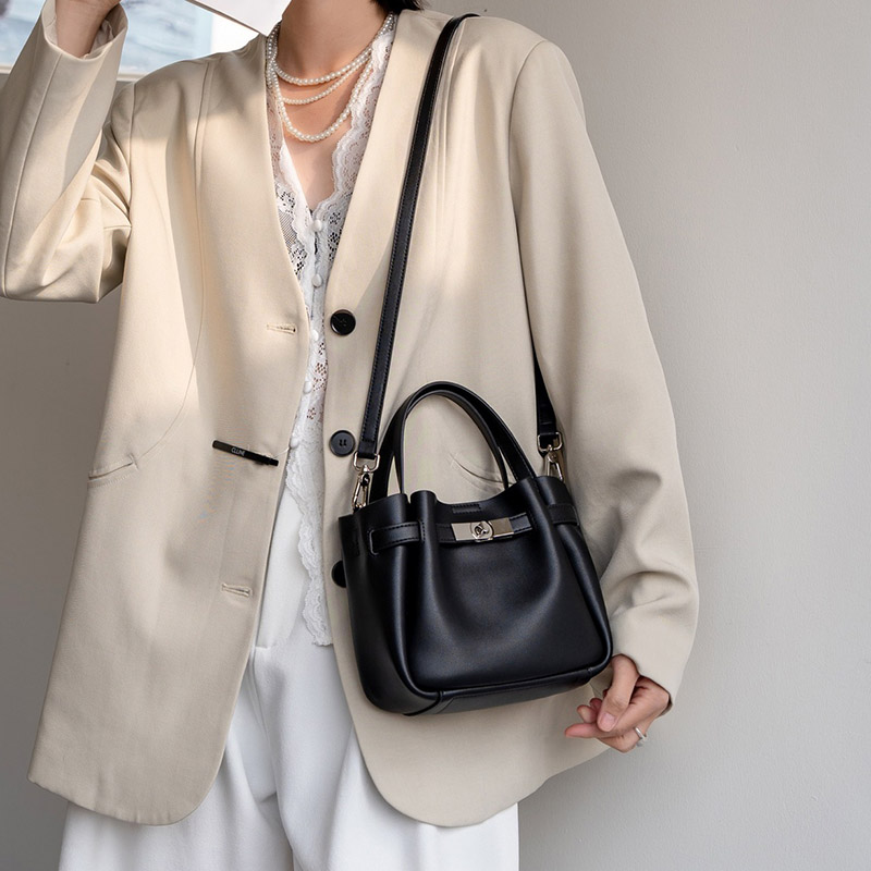 Women's Split Leather Turn-Lock Crossbody Bucket Handbag