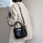 Women's Split Leather Turn-Lock Crossbody Bucket Handbag