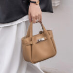 Women's Split Leather Turn-Lock Crossbody Bucket Handbag